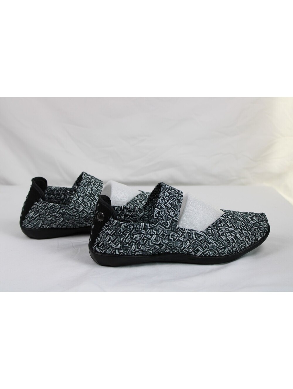 Bernie Mev New York Black & White Woven Elastic Mary Jane Shoes with Box Size 40 - Picture 8 of 9